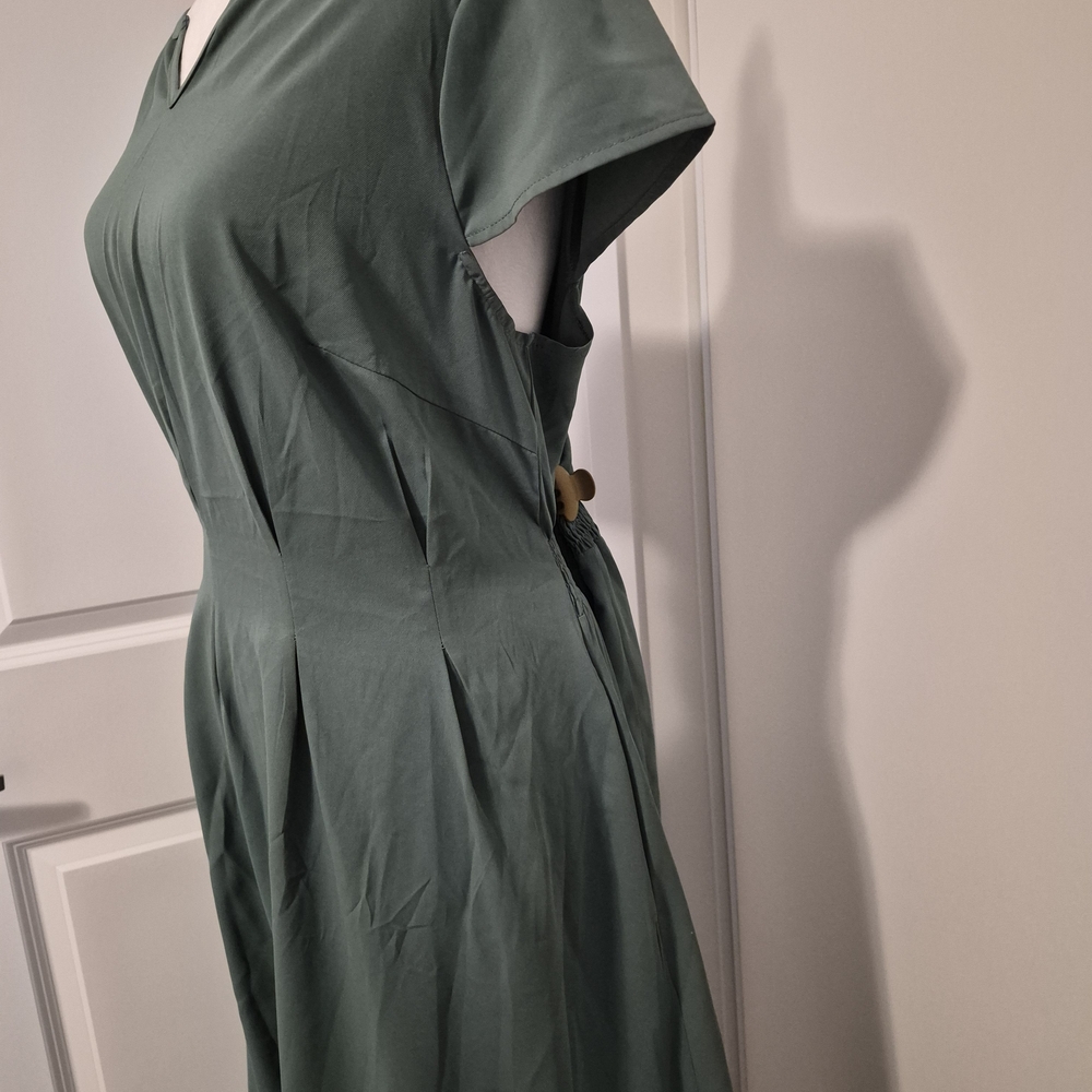 BloomChic Elegant Sage Green Cap Sleeve Midi Dress - Picture 7 of 9